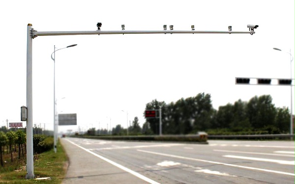 监控噶反向抓拍摄像头