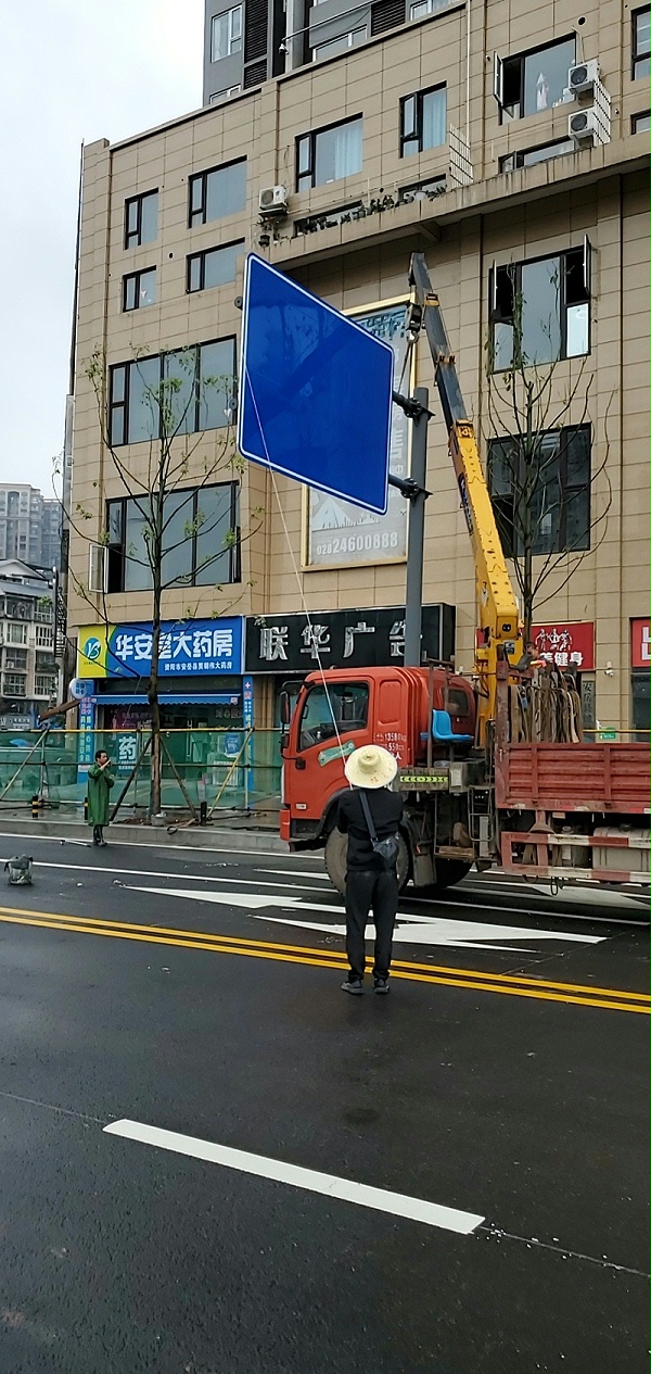 菲尼特道路标识牌杆